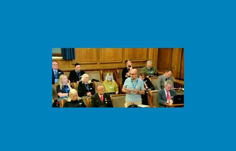 Councillors taking part in debatie